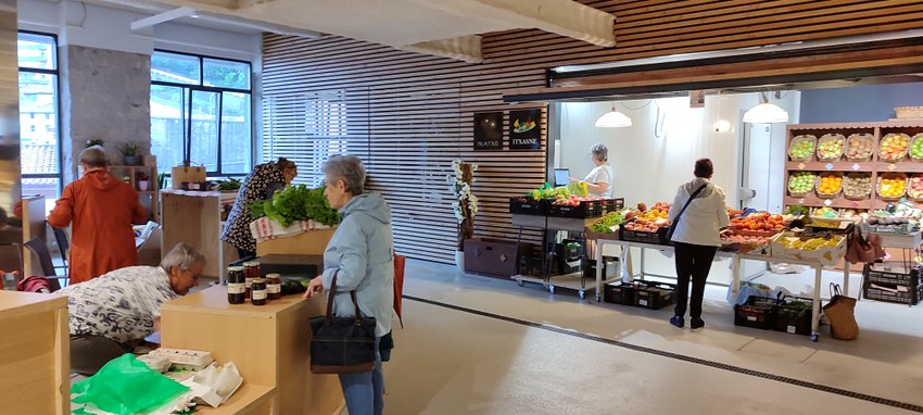 Merkatu plaza barrutik Merkatu plaza barrutik