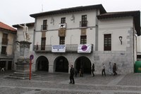 Azaroak 25, udaletxea