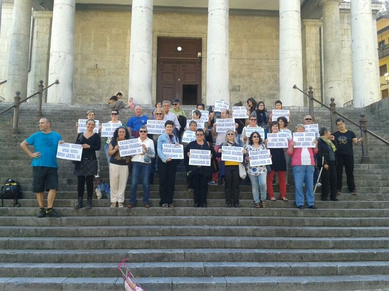 indarkeriaren aurka elkarretaratzea